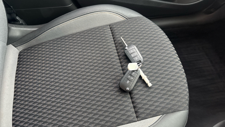 Vauxhall Crossland X 1.2T [110] Elite Nav 5dr [6 Speed] [S/S] Petrol Hatchback